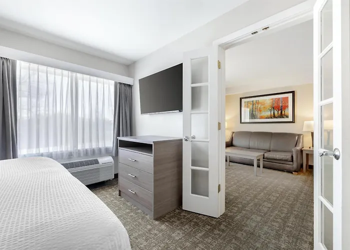 Best Western Plus Windjammer Inn & Conference Center